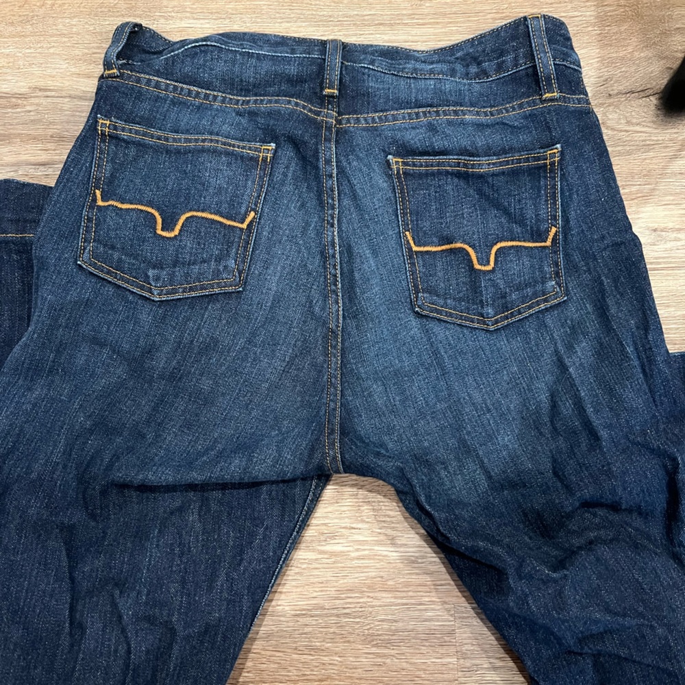 Brand new kimes jeans never worn.